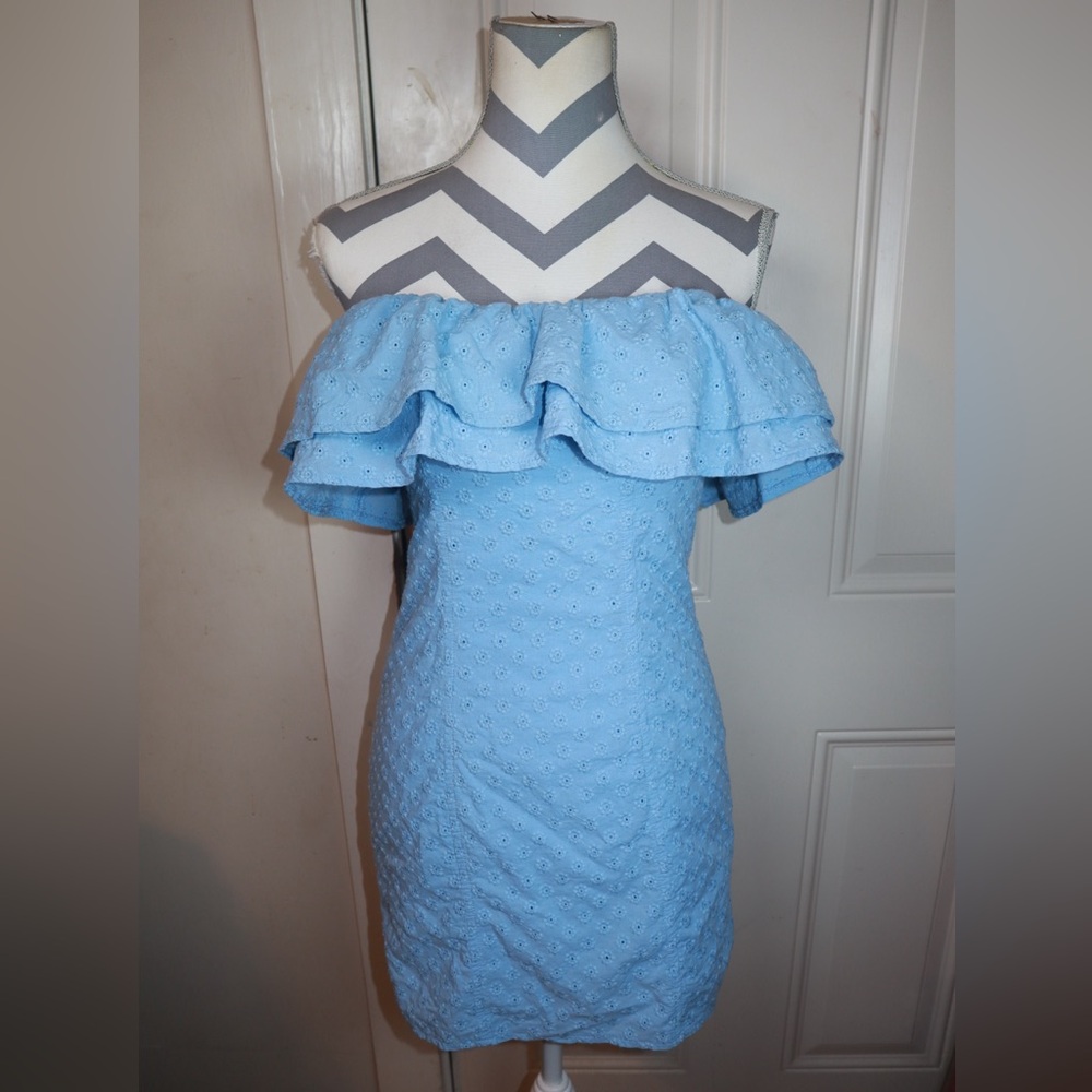 Forever 21 Blue eyelet ruffle strapless mini dress SIZE SMALL